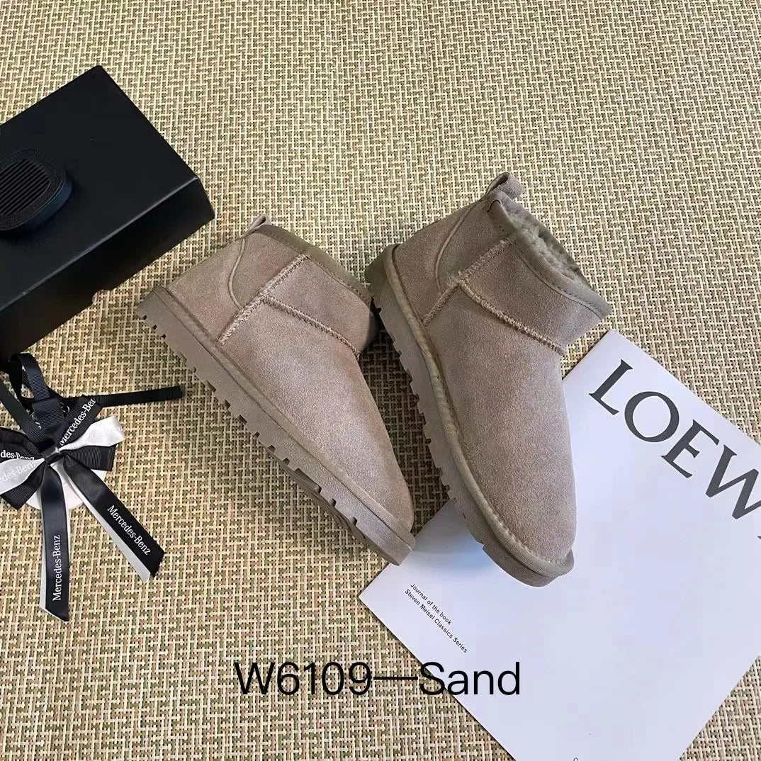 Derbies Women's Winter Fur-Lined Home Cotton Shoes - Waterproof Platform, Sheepskin Insole, Solid Color, Comfortable & Cozy
