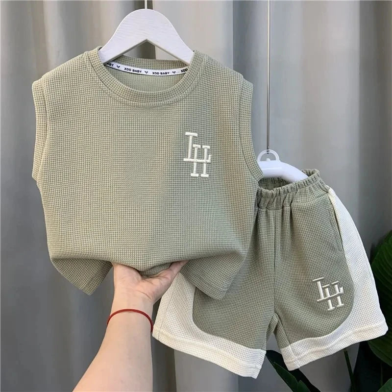 Unisex Kids’ Summer Outfit Set – Sleeveless Letter Print Pullover Top & Shorts (Ages 4–6)