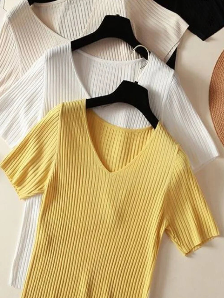 Casual Women’s V-Neck T-Shirt – Slight Stretch, Short Sleeve, Solid Pattern – Spring/Summer Collection