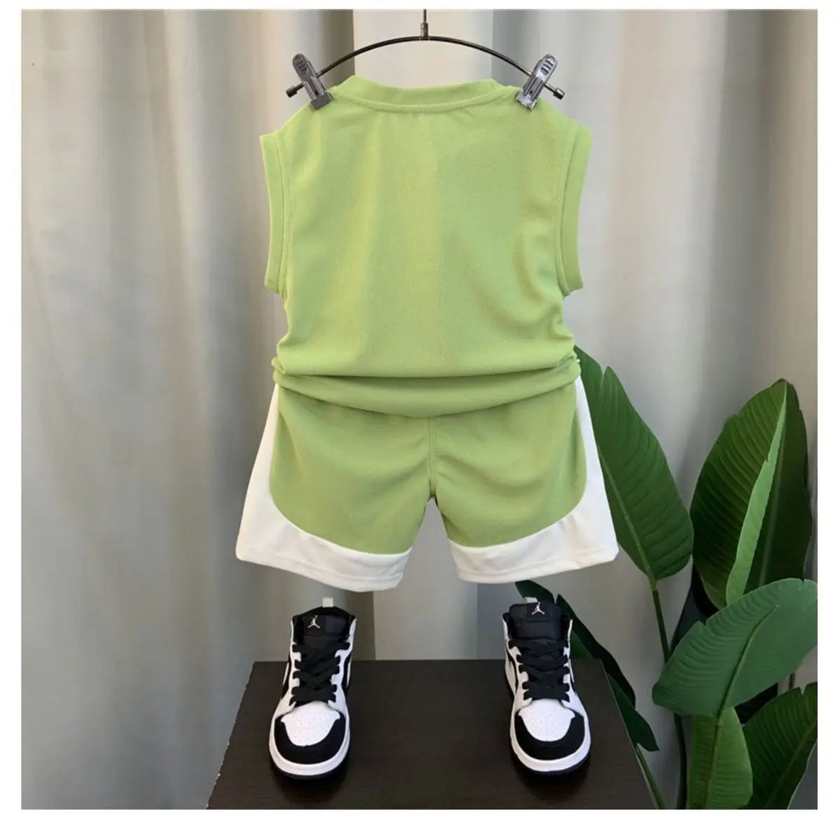 Unisex Kids’ Summer Outfit Set – Sleeveless Letter Print Pullover Top & Shorts (Ages 4–6)