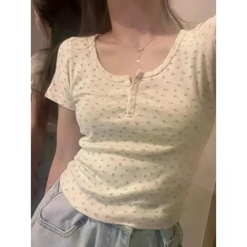 Dawndesslo Women's Slim Fit Square Collar Floral Button-Detail Tee