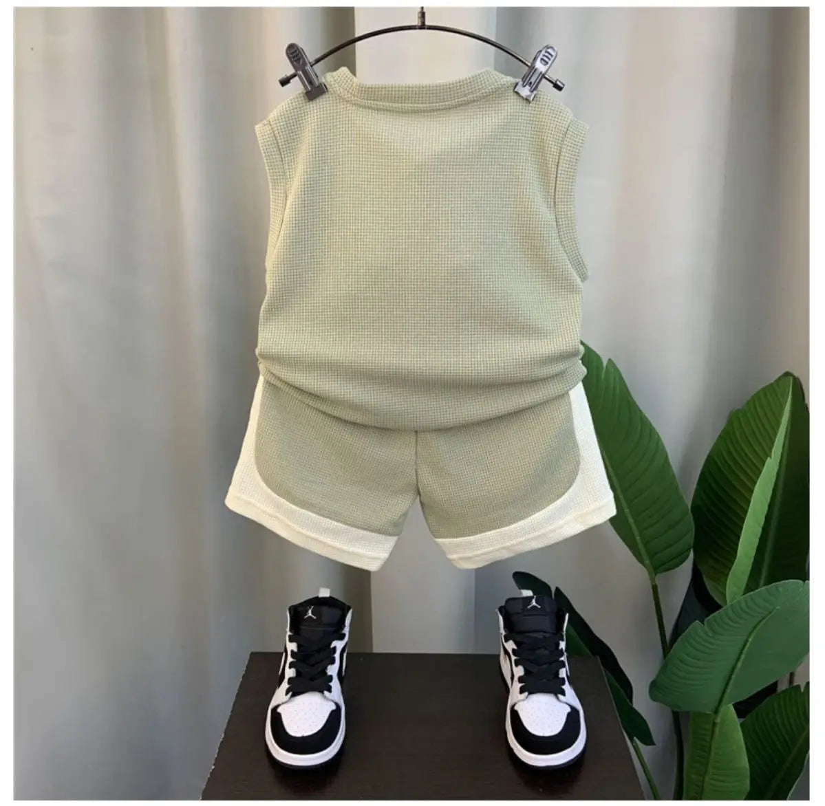 Unisex Kids’ Summer Outfit Set – Sleeveless Letter Print Pullover Top & Shorts (Ages 4–6)