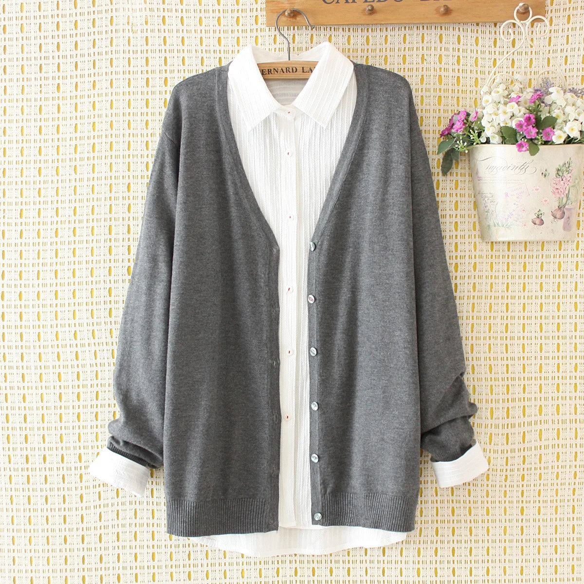 Women’s Slim Fit Single-Breasted V-Neck Casual Cardigan – Autumn/Winterr