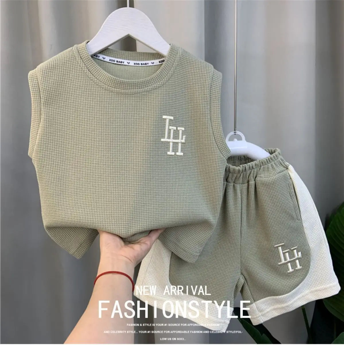 Unisex Kids’ Summer Outfit Set – Sleeveless Letter Print Pullover Top & Shorts (Ages 4–6)