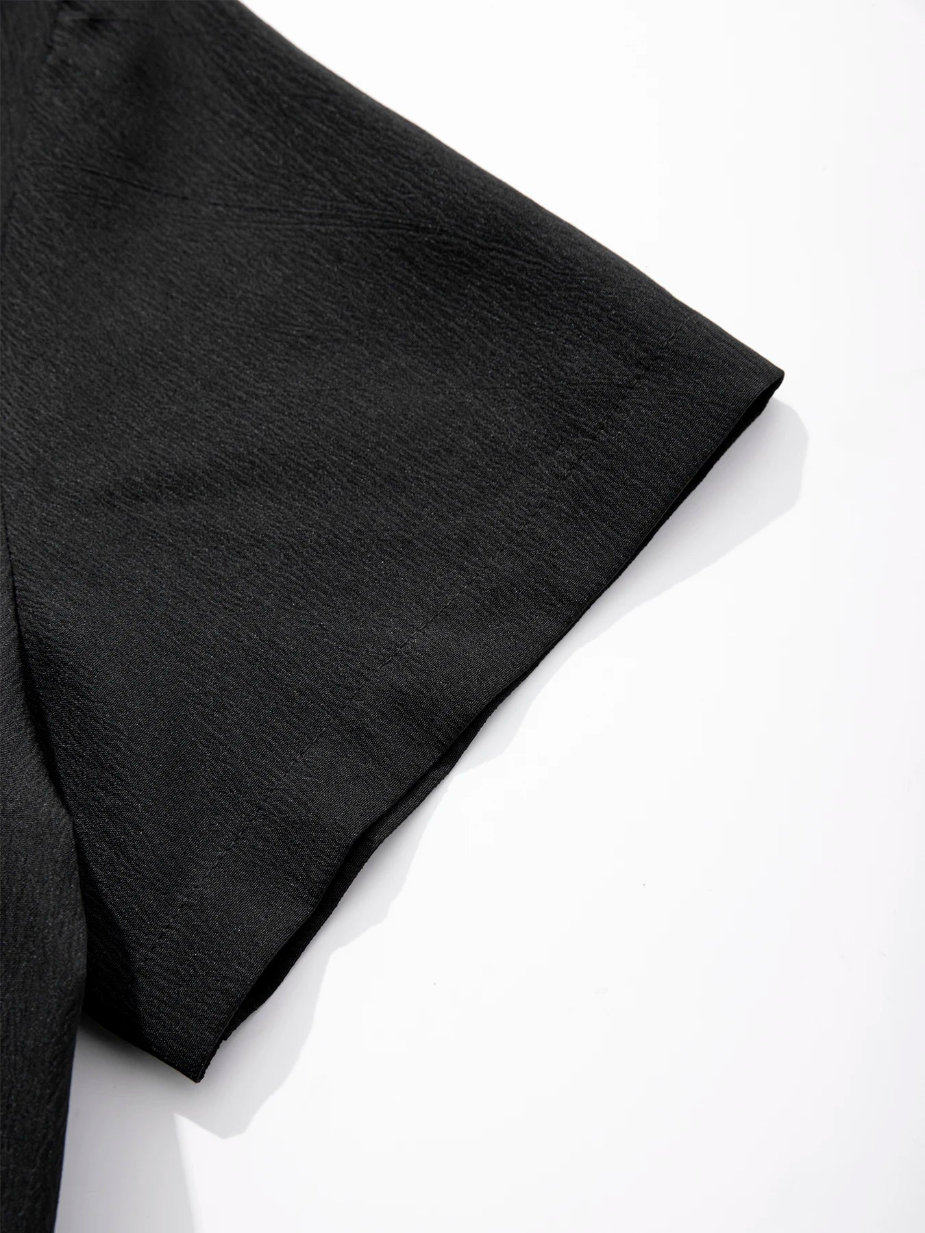 Men’s Casual V-Neck Short Sleeve Knit Shirt – Lightweight &amp; Breathable Spring/Summer Style