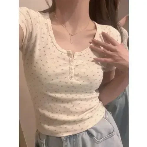 Dawndesslo Women's Slim Fit Square Collar Floral Button-Detail Tee