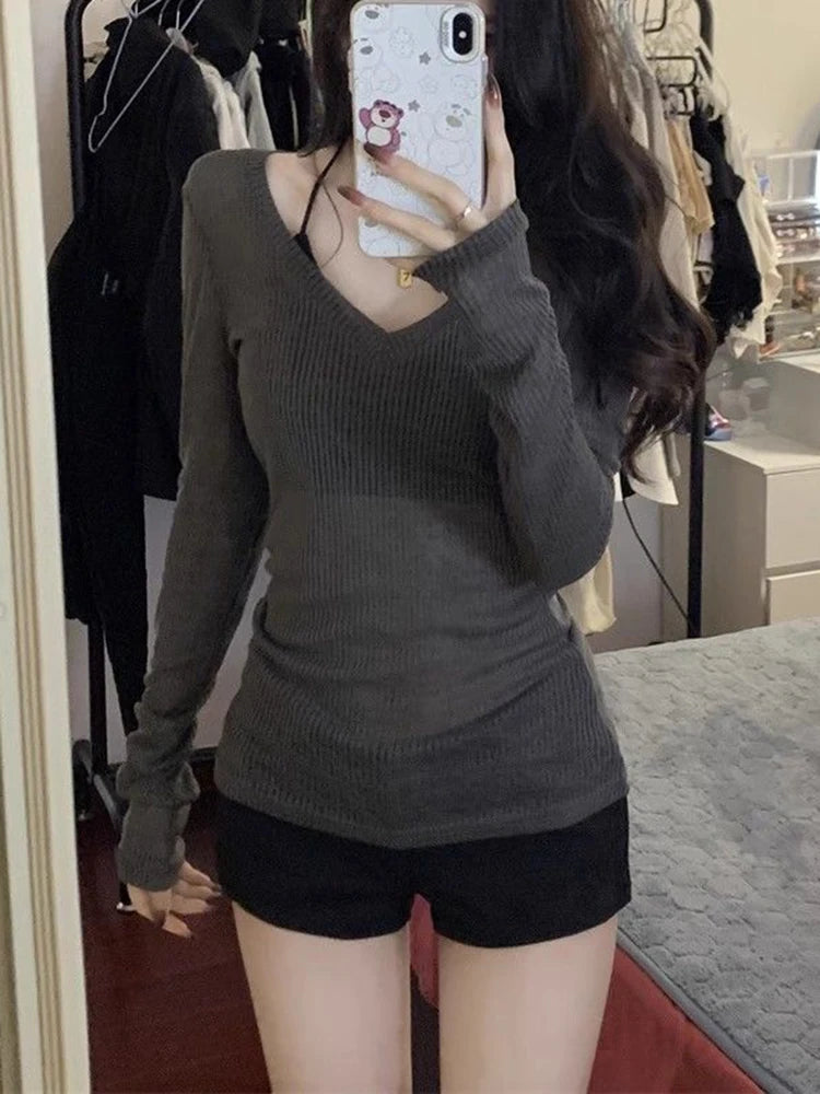 Women's Skinny Fit V-Neck Long Sleeve Stretch Tee – Summer 2025 | JEYONGZOO