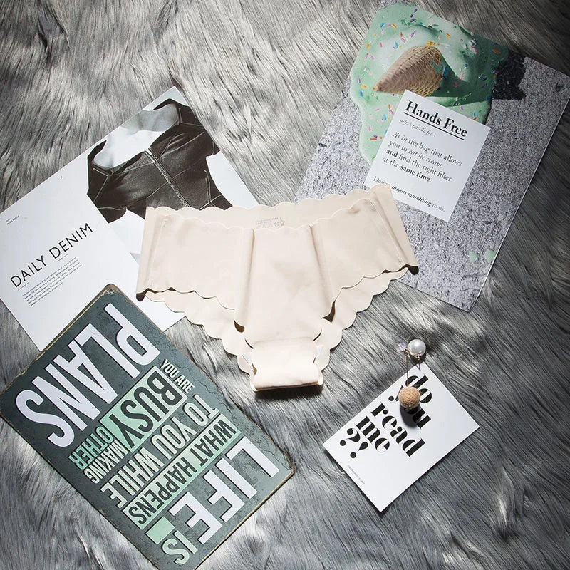 SP&CITY Soft Wavy Side Seamless Panties For Women Satin Menstrual Underwear Sexy Solid Breathable Thongs Briefs Female Lingerie